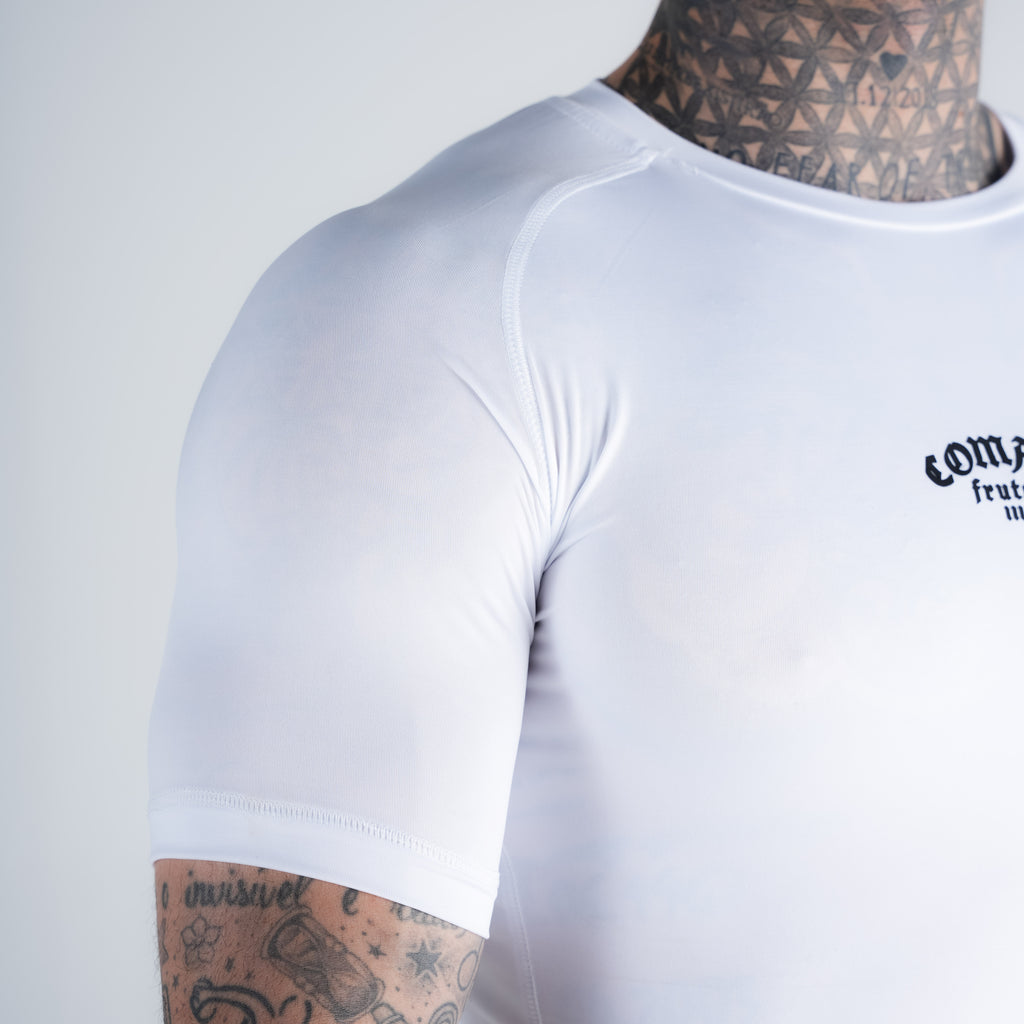 RashGuard Mith Comam Frutas Fight Or Die Branco