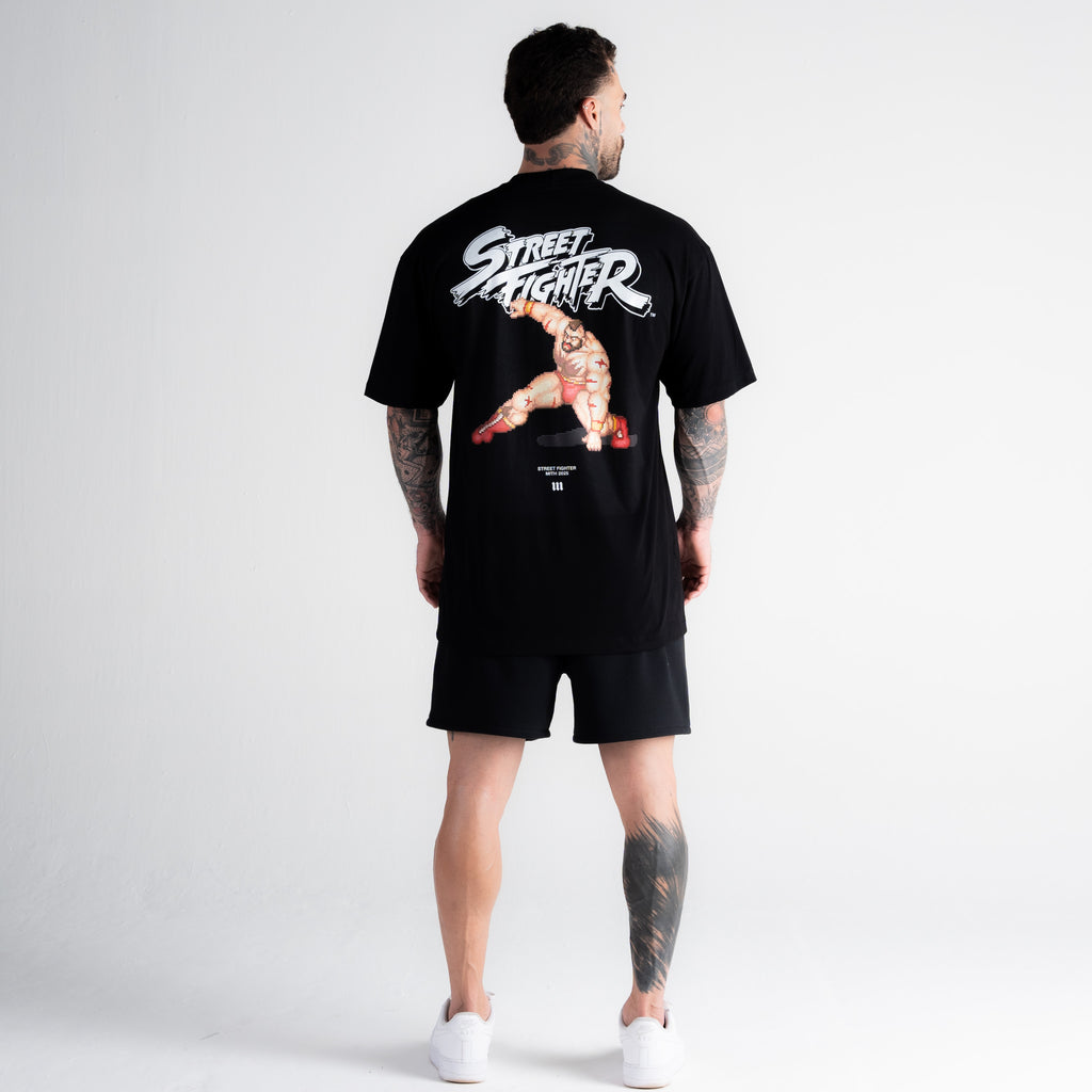 Camiseta Oversized Street Fighter Zangief Preto