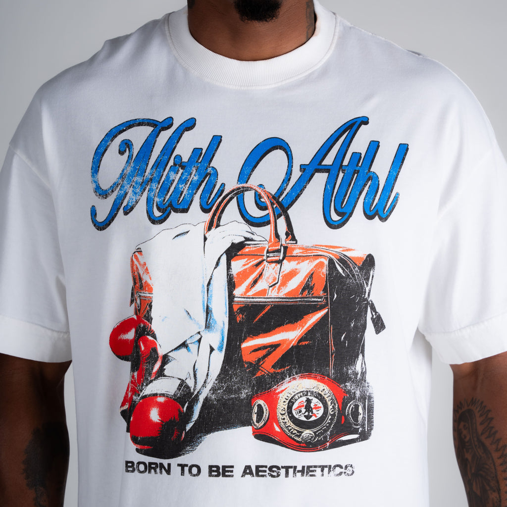Camiseta Oversized Born To Be Aesthetics Off White