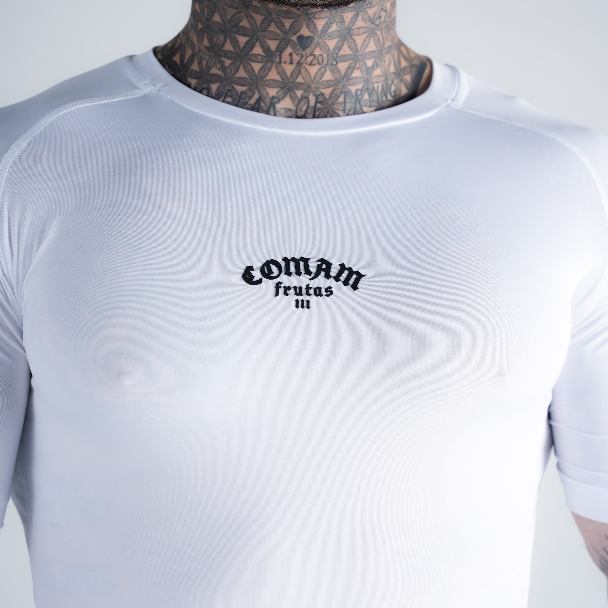 RashGuard Mith Comam Frutas Fight Or Die Branco