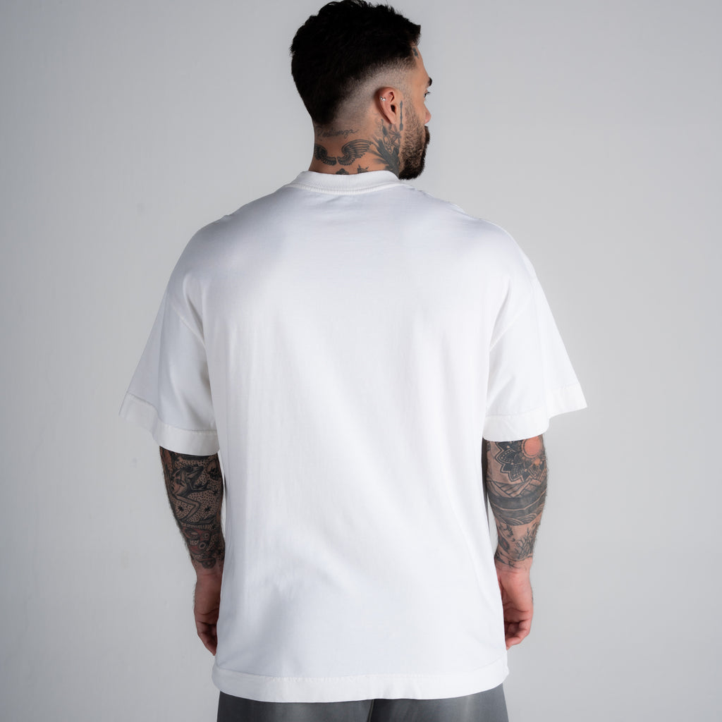 Camiseta Oversized Born To Be Aesthetics Off White