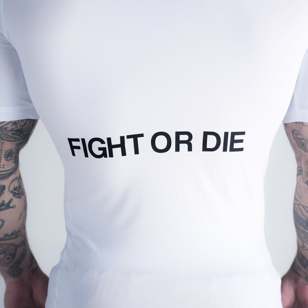 RashGuard Mith Comam Frutas Fight Or Die Branco