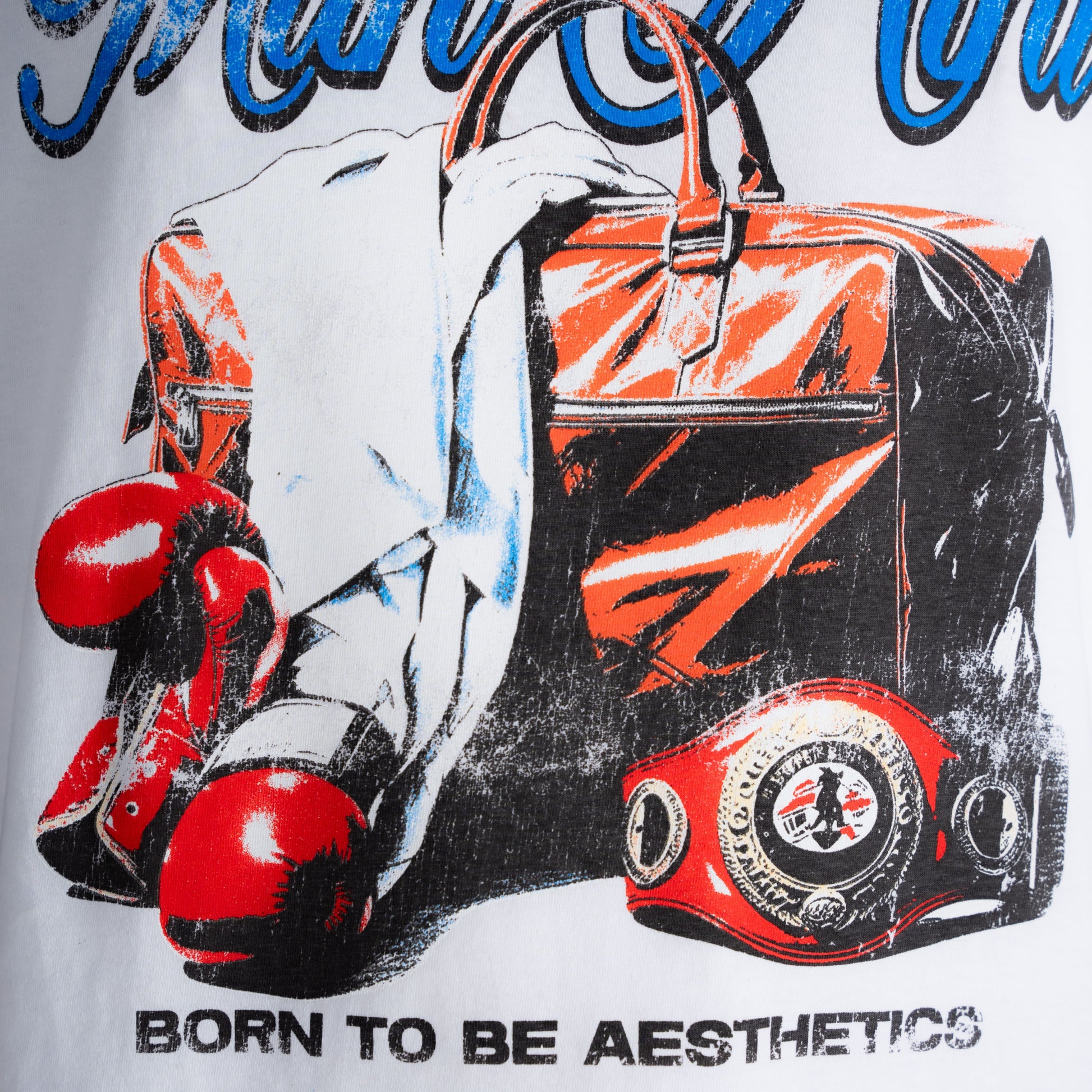 Camiseta Oversized Born To Be Aesthetics Off White