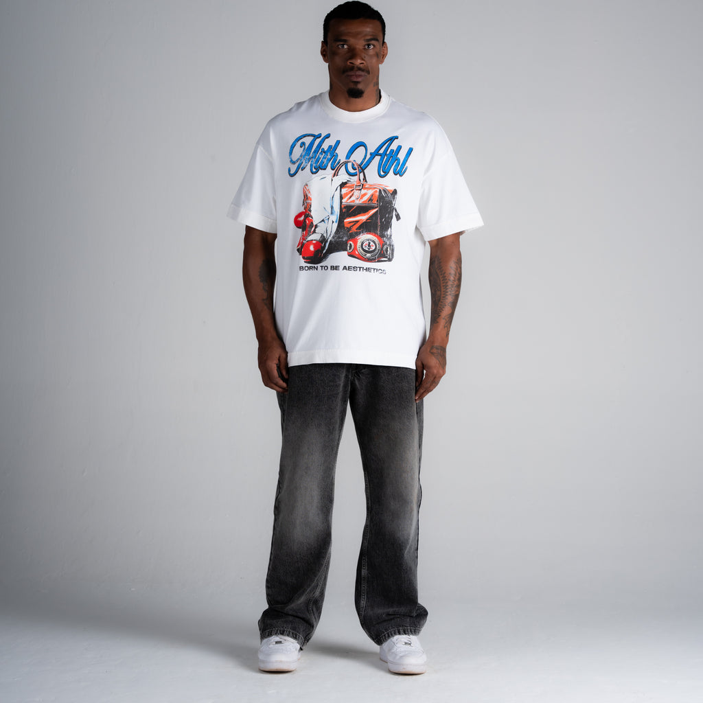 Camiseta Oversized Born To Be Aesthetics Off White
