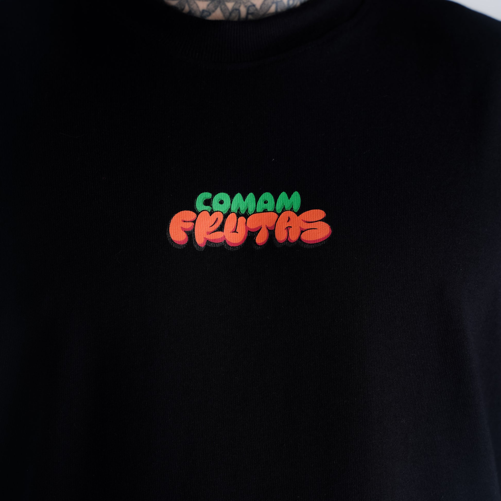 Camiseta Oversized Comam Frutas Toyart Preto