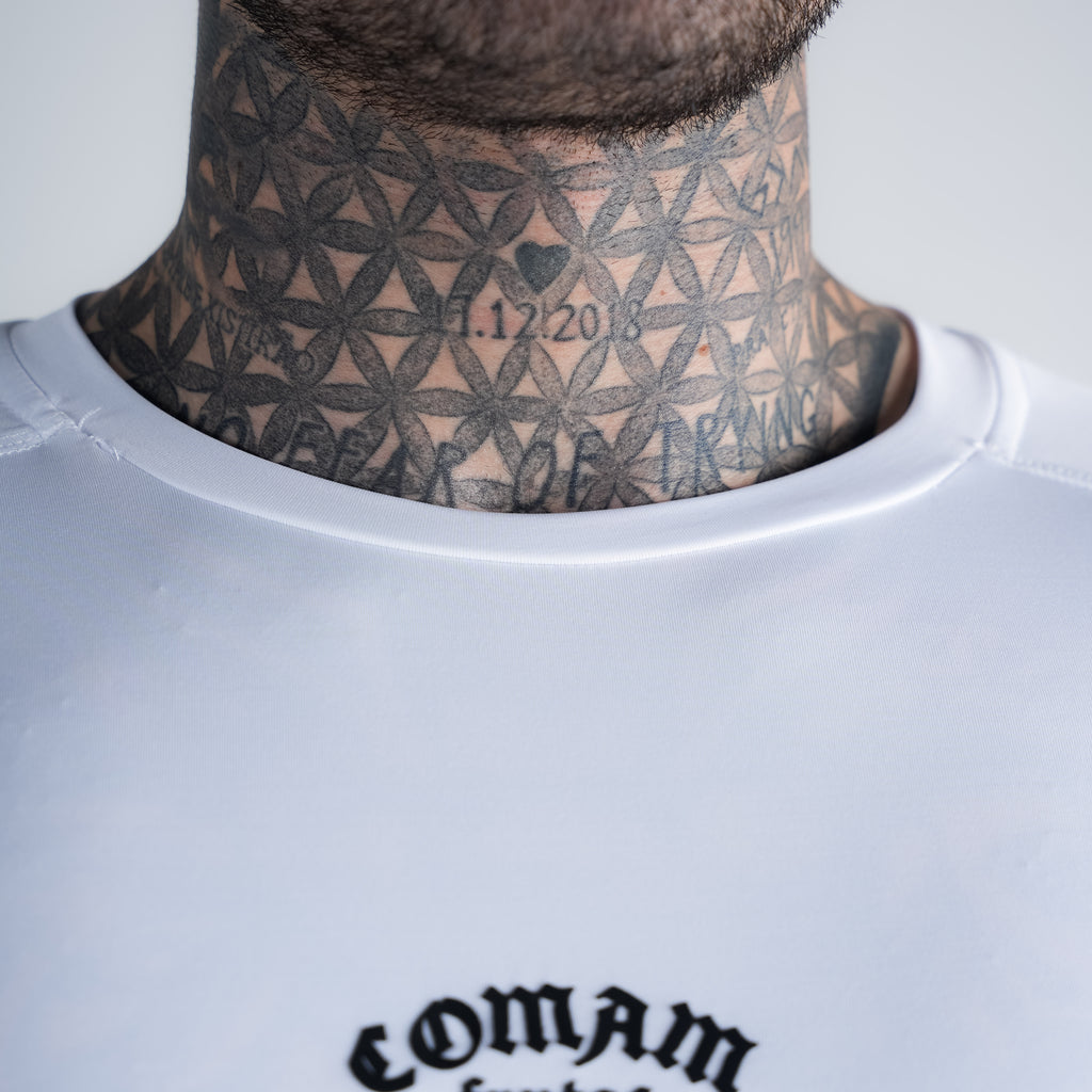 RashGuard Mith Comam Frutas Fight Or Die Branco
