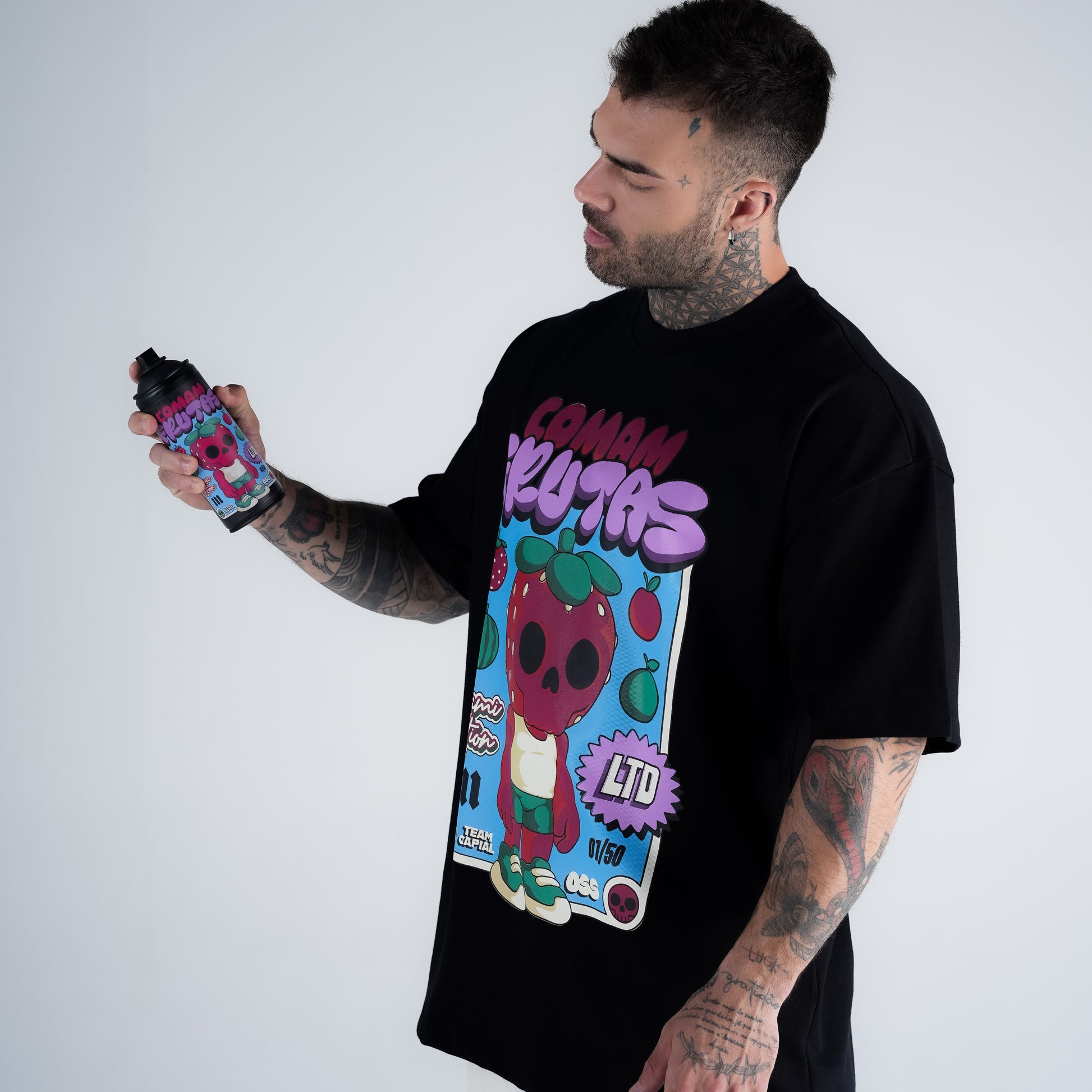 Camiseta Oversized Comam Frutas Neon Toyart Preto