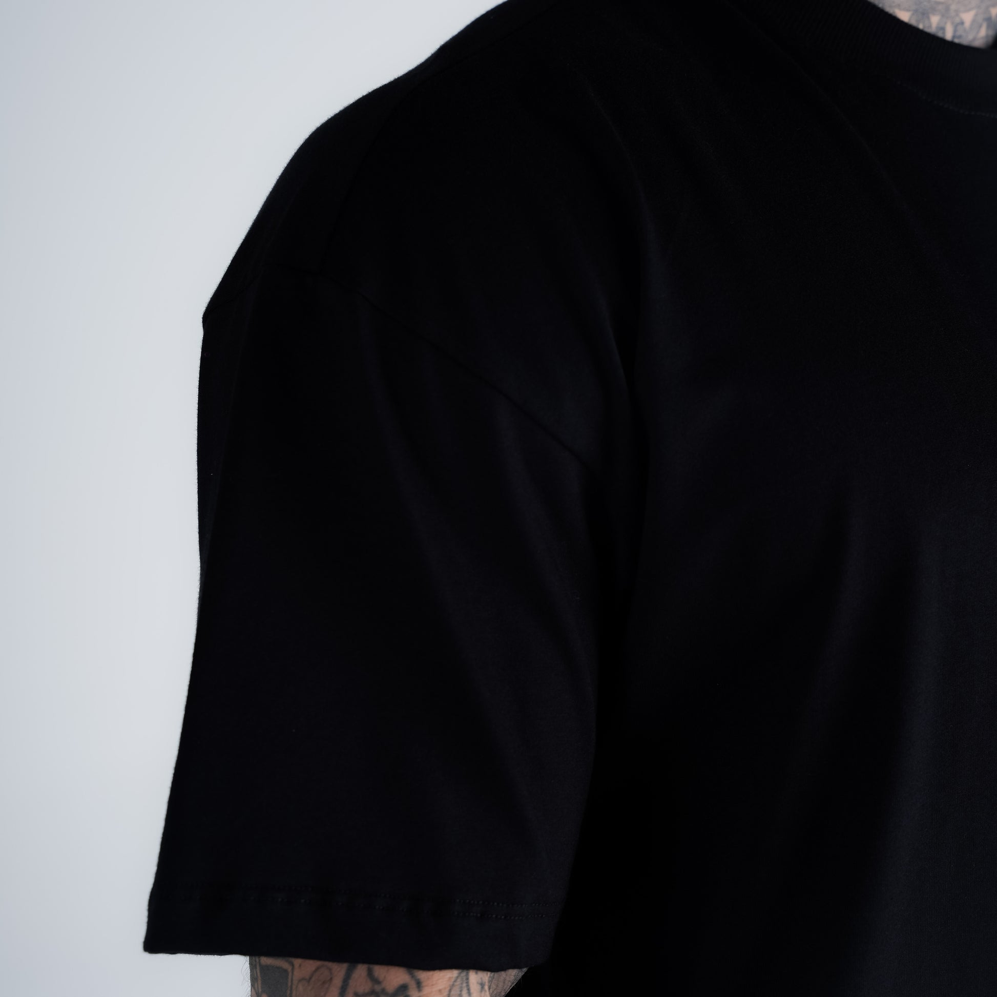 Camiseta Oversized Comam Frutas Richie Preto