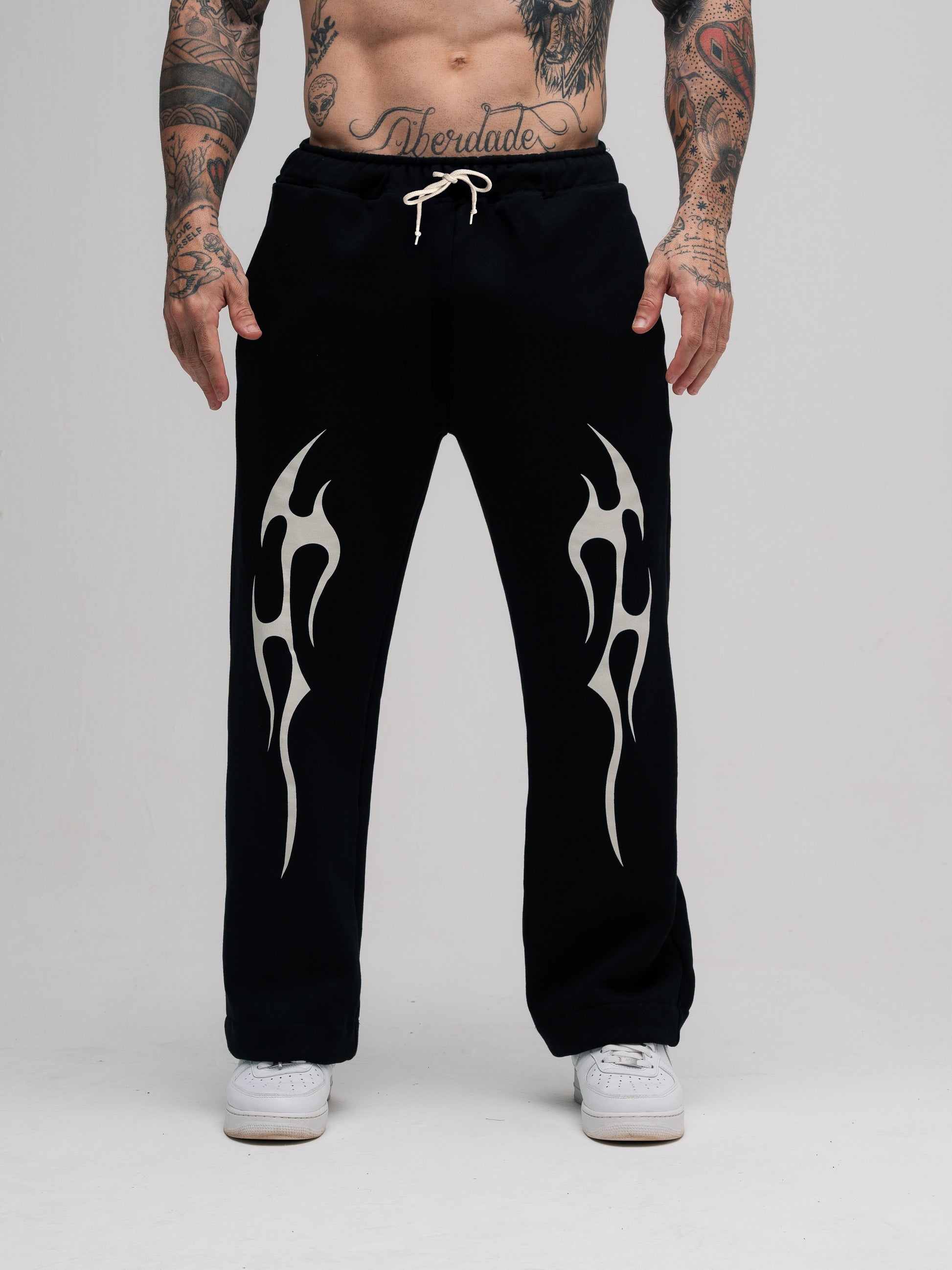 Calça de Moletom Oversized Reta Mith Comam Frutas Flames Off Preto