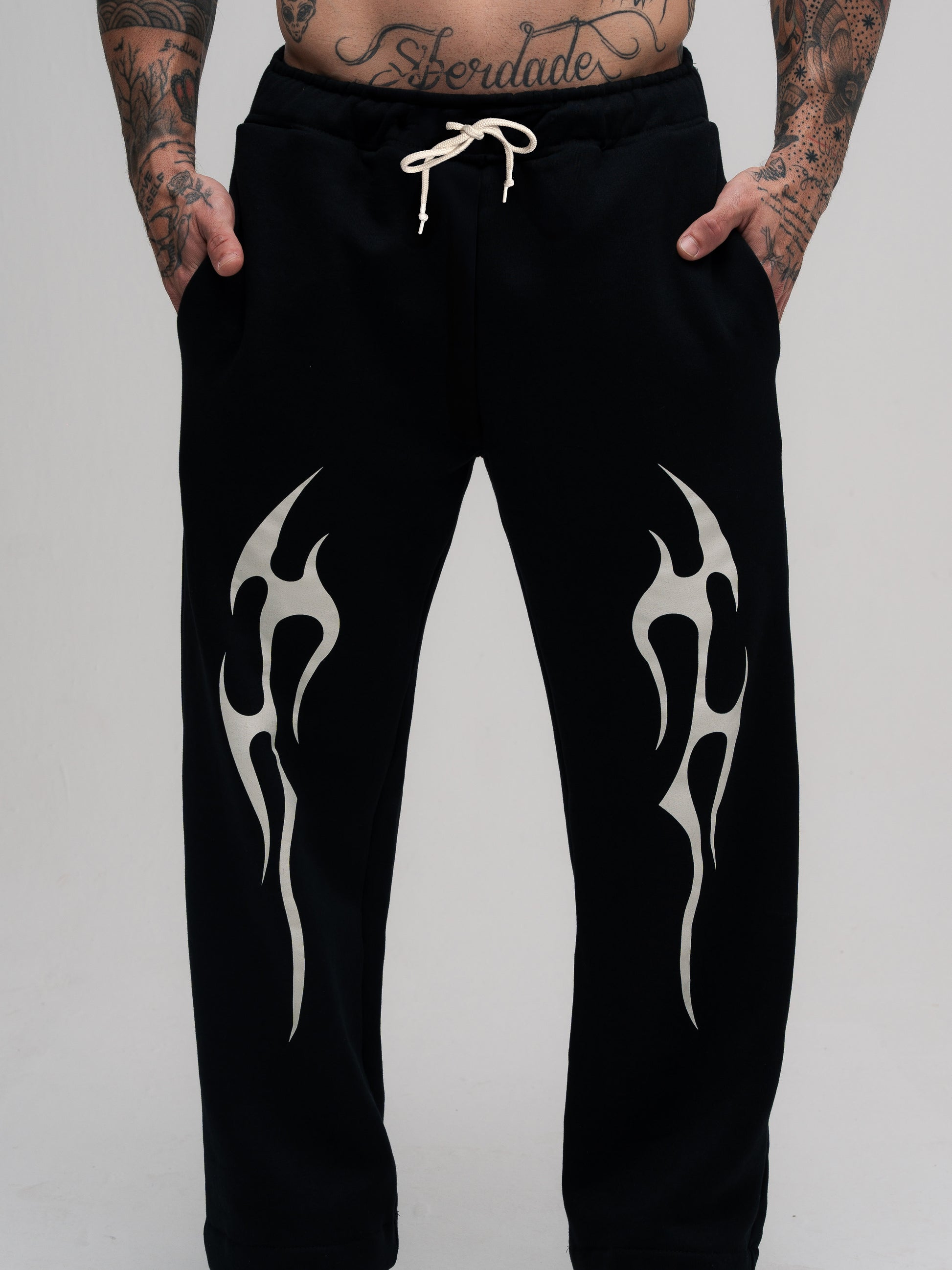 Calça de Moletom Oversized Reta Mith Comam Frutas Flames Off Preto