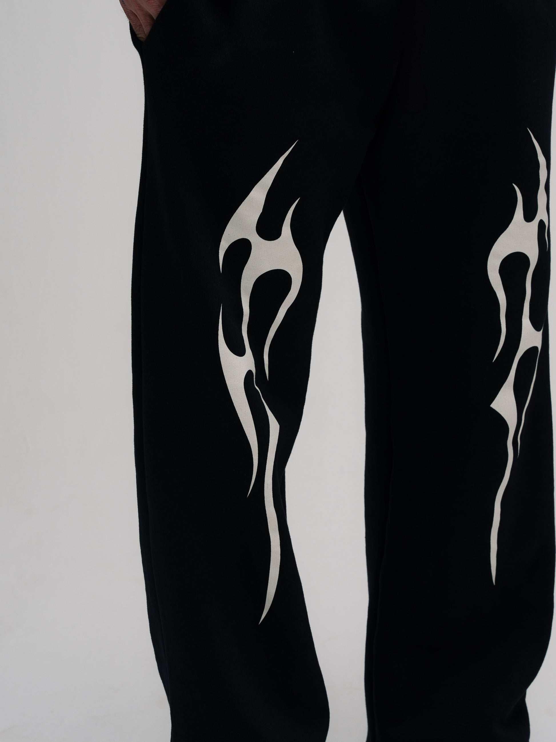Calça de Moletom Oversized Reta Mith Comam Frutas Flames Off Preto