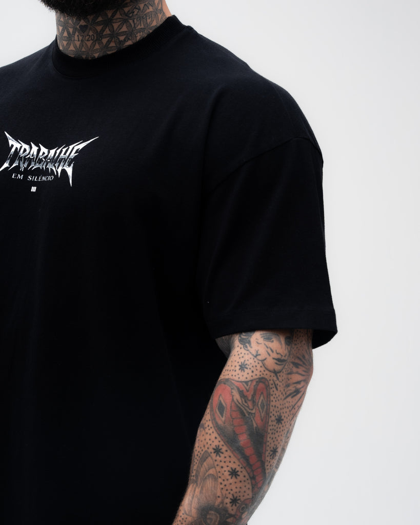 Camiseta <strong>Oversized Treino</strong>  Mith Trabalhe em Silêncio Preto