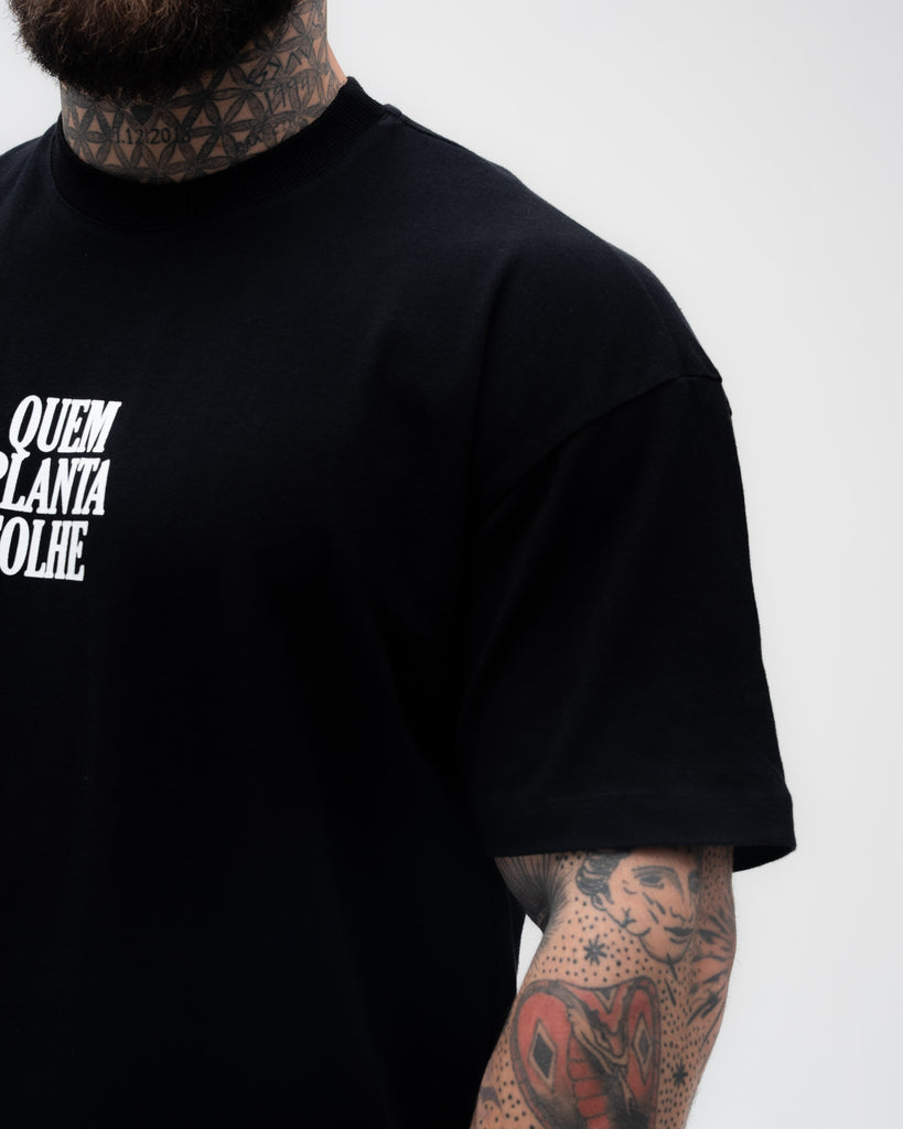 Camiseta <strong>Oversized Treino</strong>  Mith Quem Planta Colhe Preto