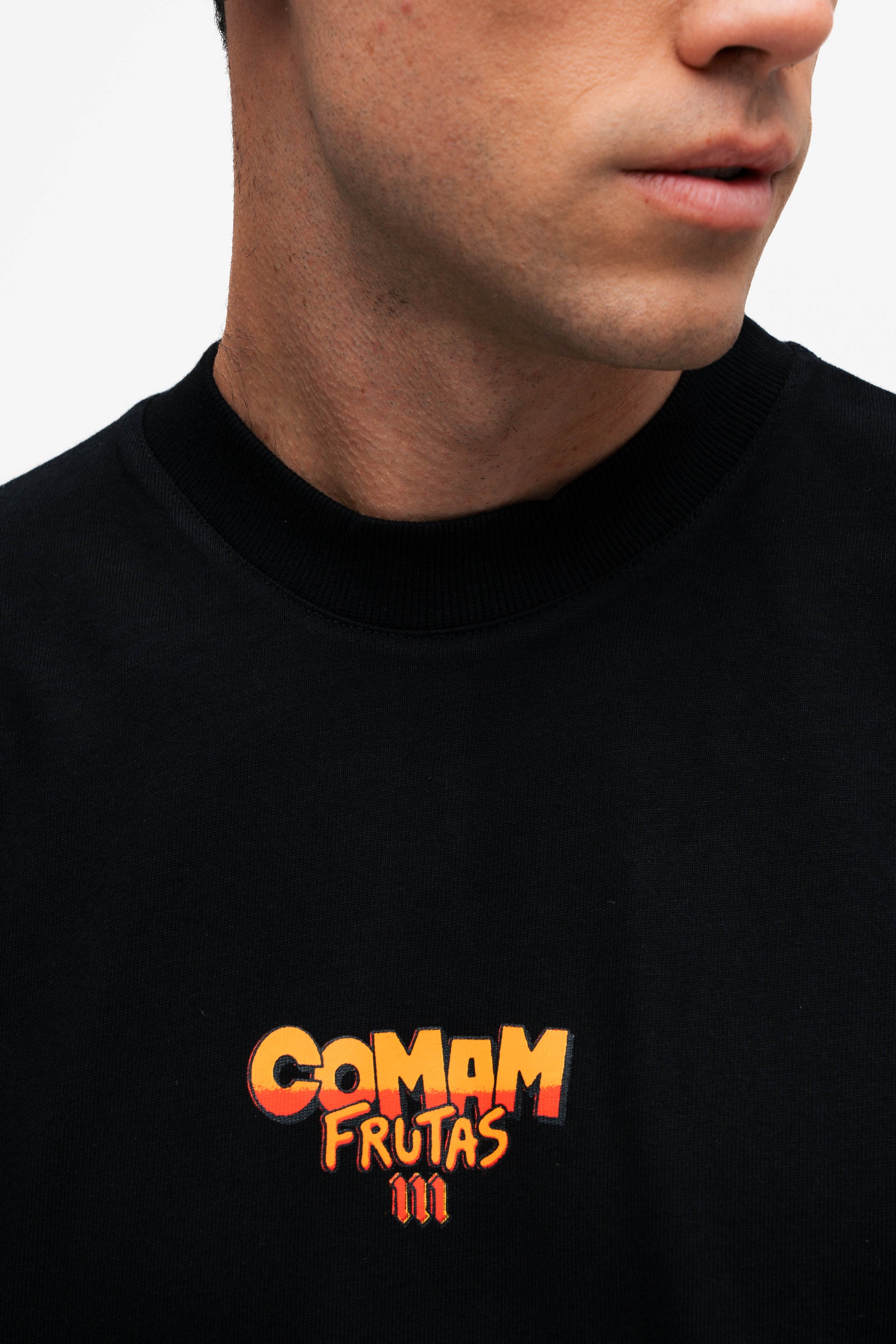 Camiseta Oversized Comam Frutas Gorgons Preto