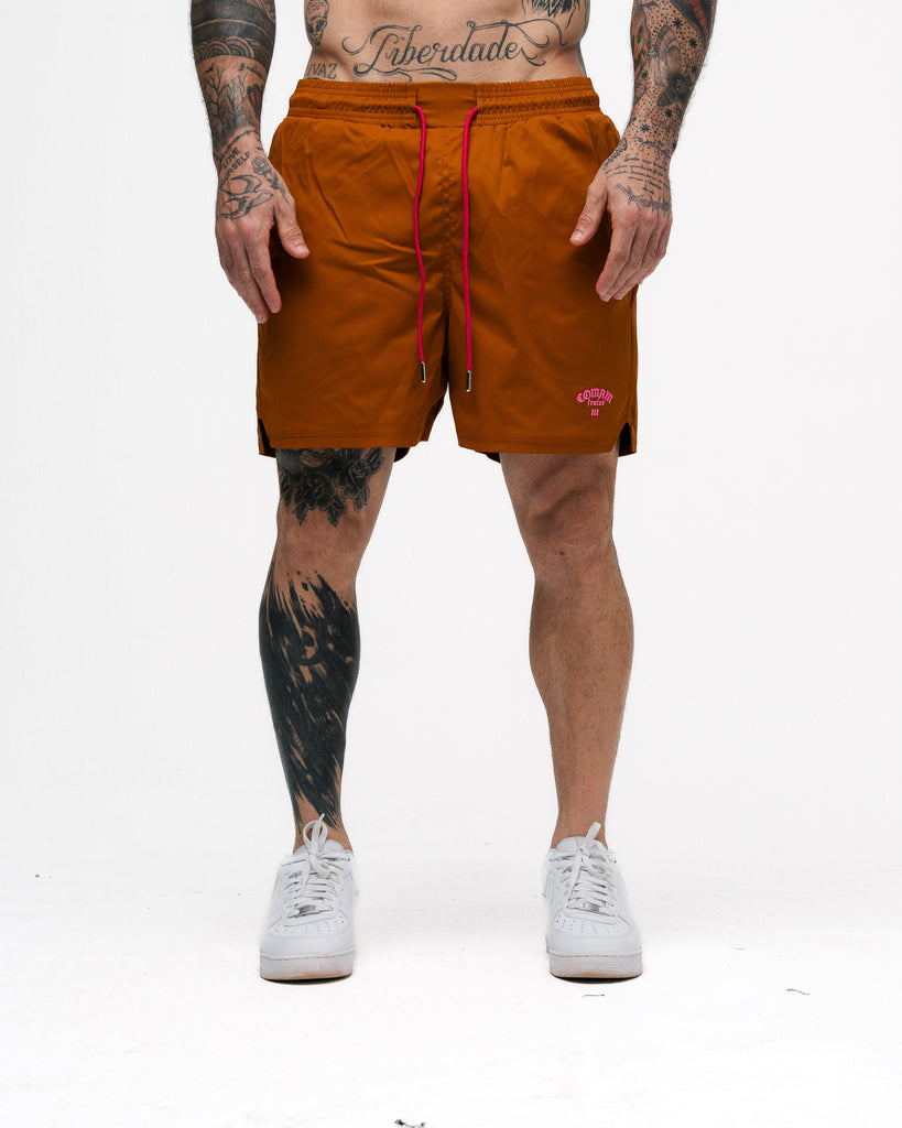 Shorts Curto Tactel Comam Frutas Marrom