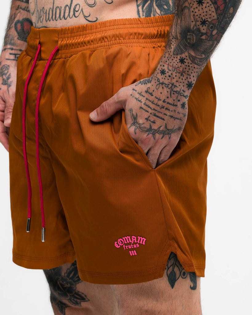 Shorts Curto Tactel Comam Frutas Marrom