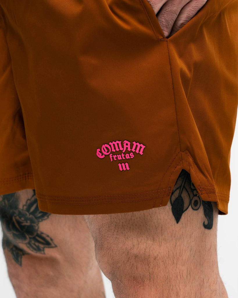 Shorts Curto Tactel Comam Frutas Marrom